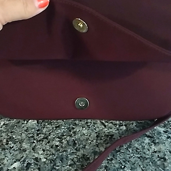 Valerie Steven's Deep Purple Chain Detail Bag. - Picture 4 of 14